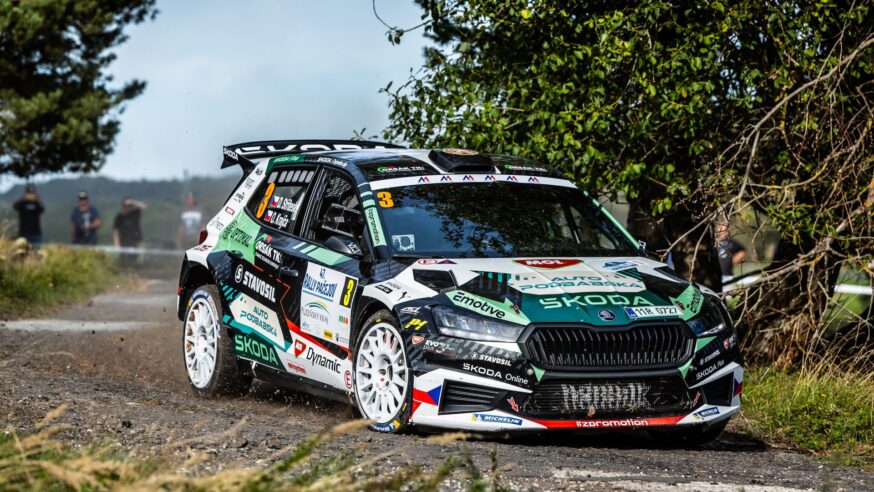 O titulu rozhodlo pouhých 2,4 sekundy. Rally Pačejov nabídla finále, jaké český šampionát potřeboval – kompletní reportáž